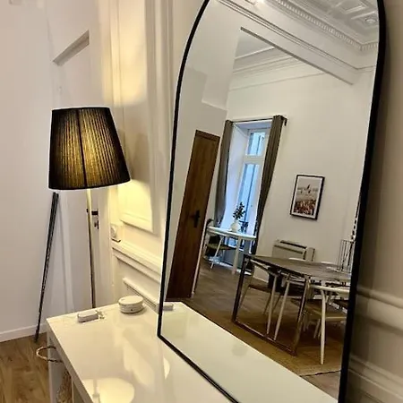Casa Cezane - Place De La Comedie, Apartment