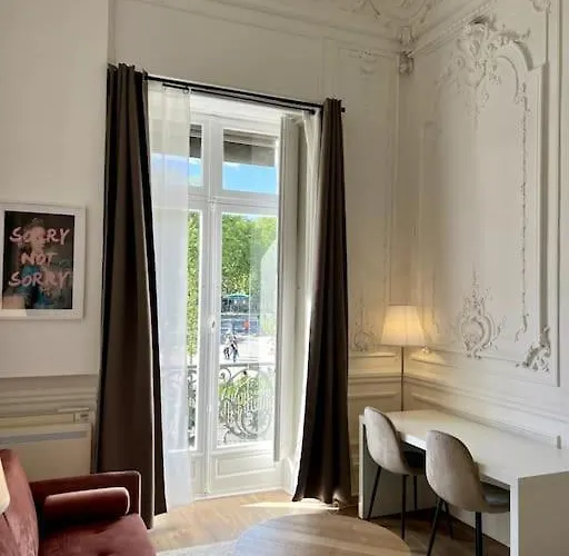 Casa Cezane - Place De La Comedie,